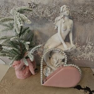 PRETTY IN PINK HEART SHAPED PURSE